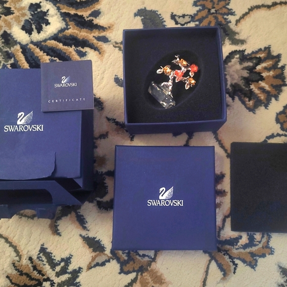 Swarovski Pink Orchid - Retired 2007 - Picture 2 of 3